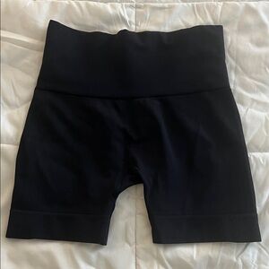 SET Active Sculptflex Bike Shorts, Onyx black color, size women’s small